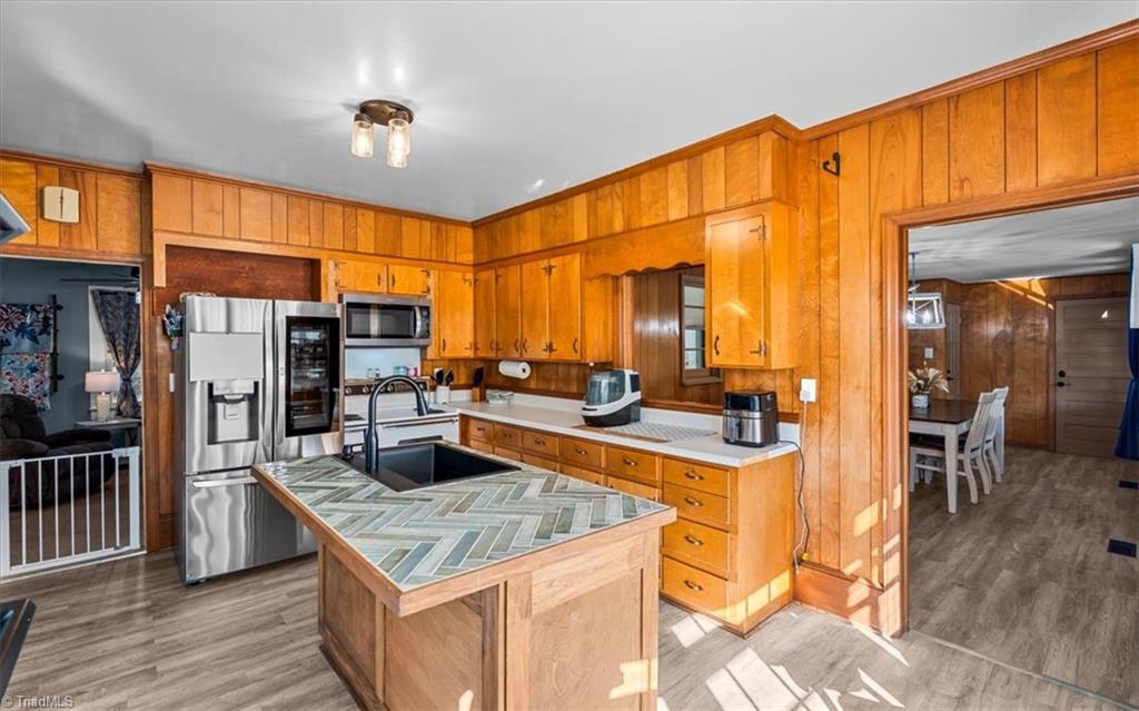 100 N Johnston Street Property Photo 13