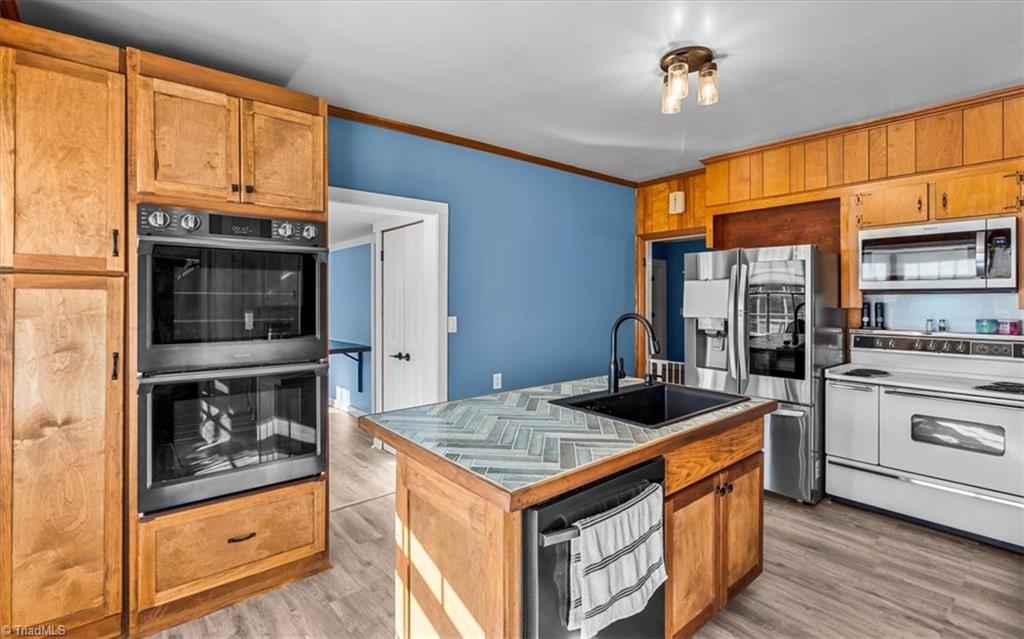 100 N Johnston Street Property Photo 14