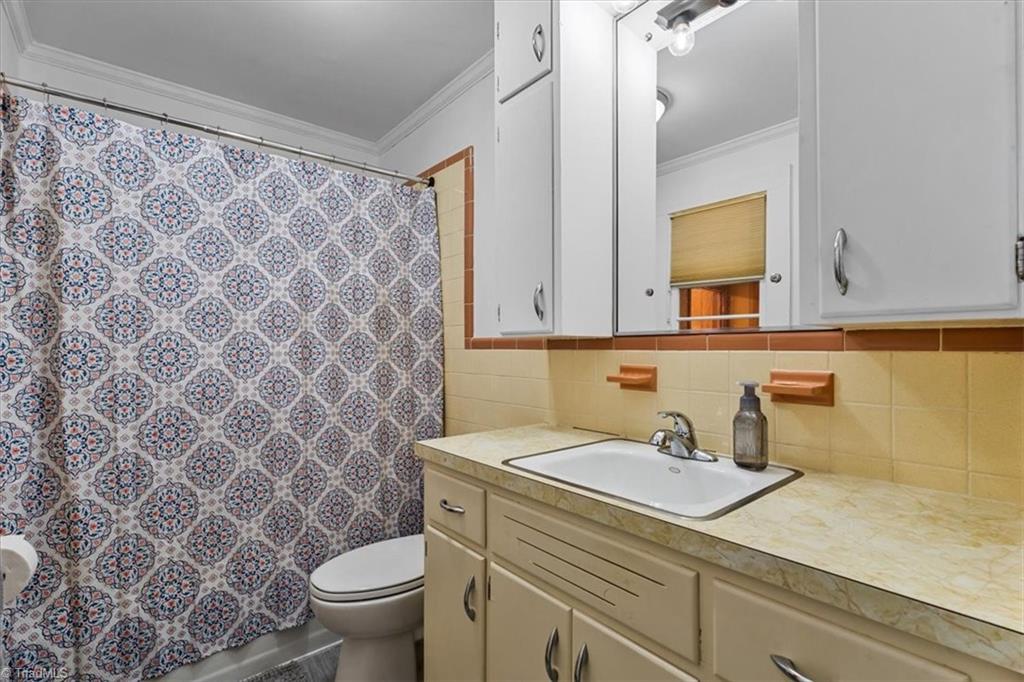 100 N Johnston Street Property Photo 22