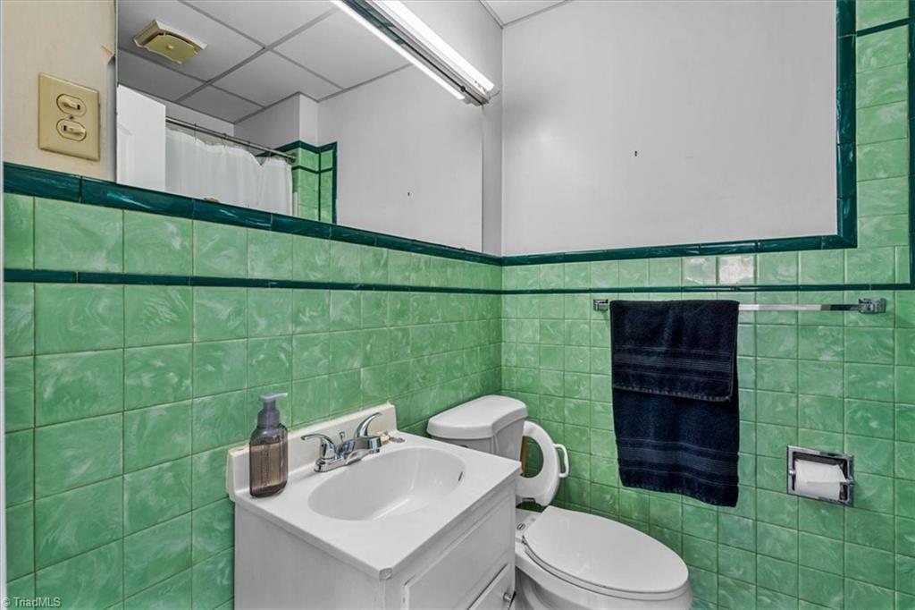 100 N Johnston Street Property Photo 26