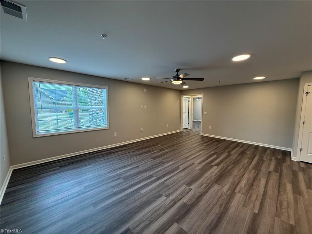 7085 Hanesbrook Circle Property Photo 2
