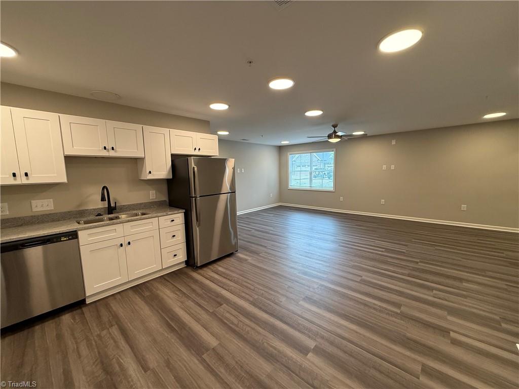 7085 Hanesbrook Circle Property Photo 5