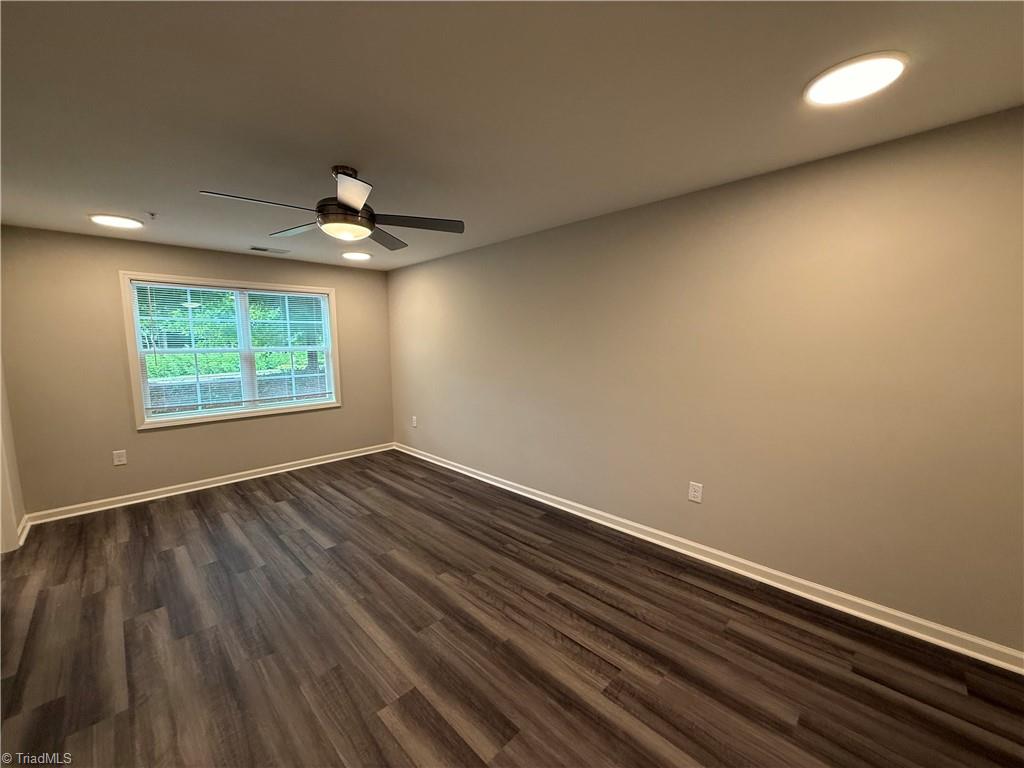7085 Hanesbrook Circle Property Photo 9