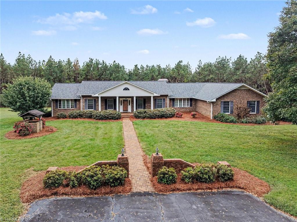1812 Fred Hinshaw Road Property Photo 1
