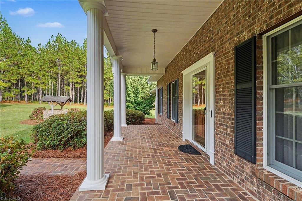 1812 Fred Hinshaw Road Property Photo 2