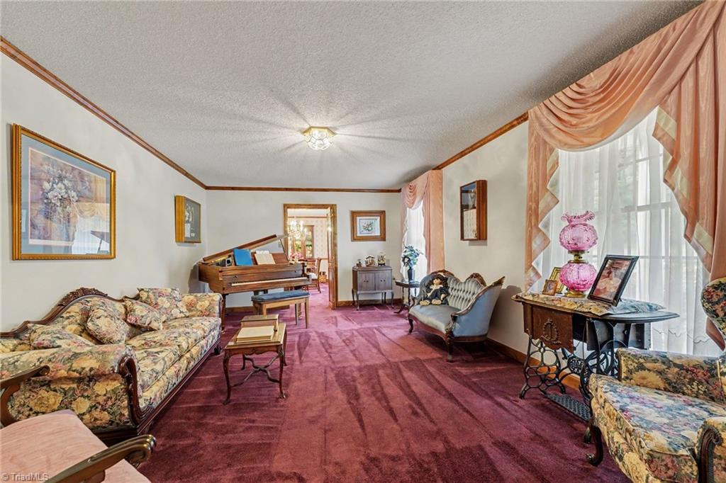 1812 Fred Hinshaw Road Property Photo 4
