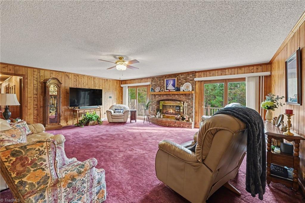 1812 Fred Hinshaw Road Property Photo 7