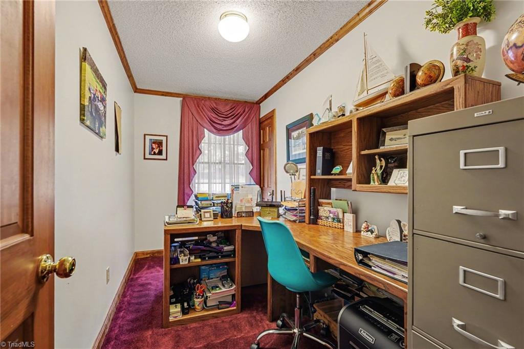 1812 Fred Hinshaw Road Property Photo 13