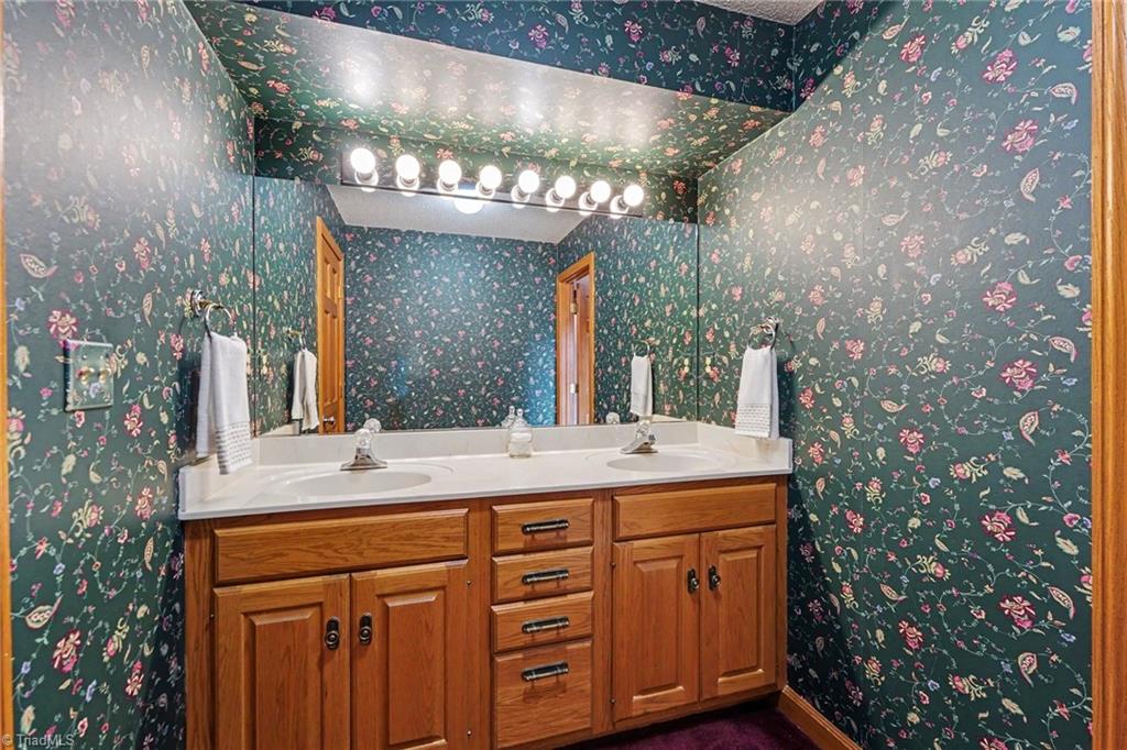 1812 Fred Hinshaw Road Property Photo 16