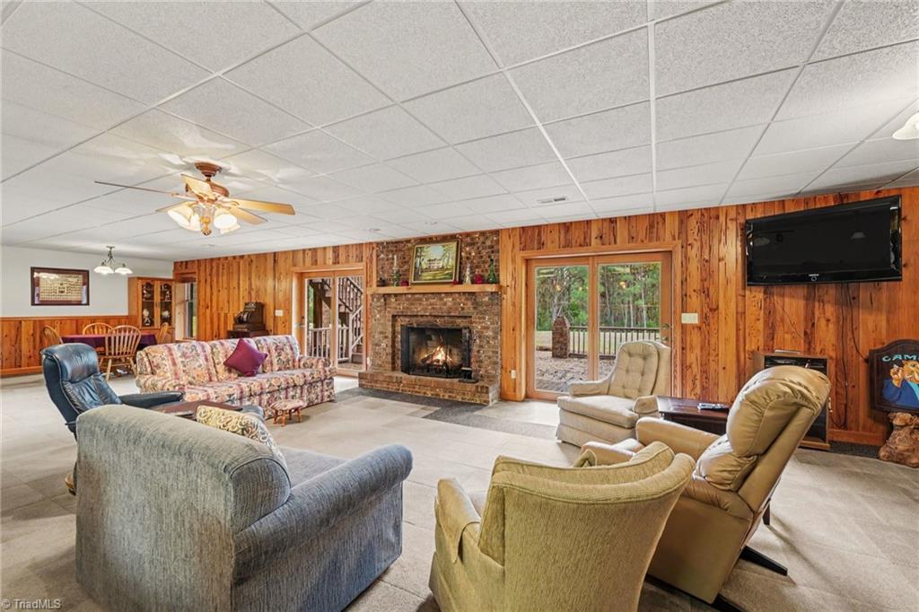 1812 Fred Hinshaw Road Property Photo 27