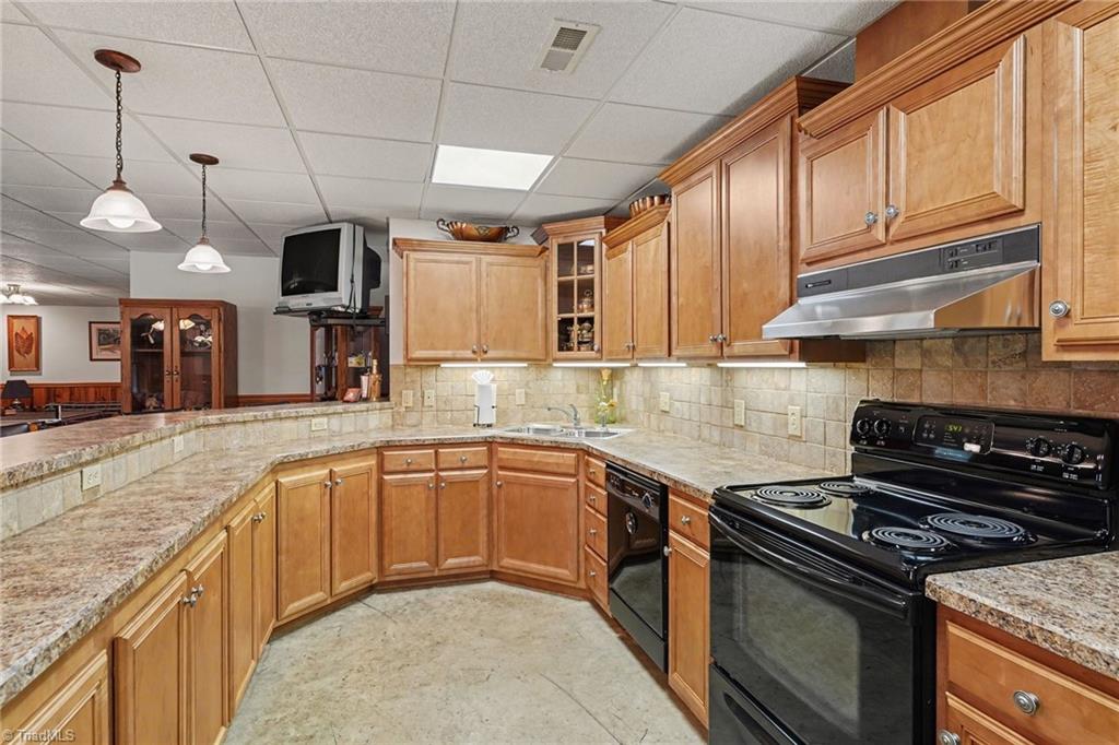1812 Fred Hinshaw Road Property Photo 30