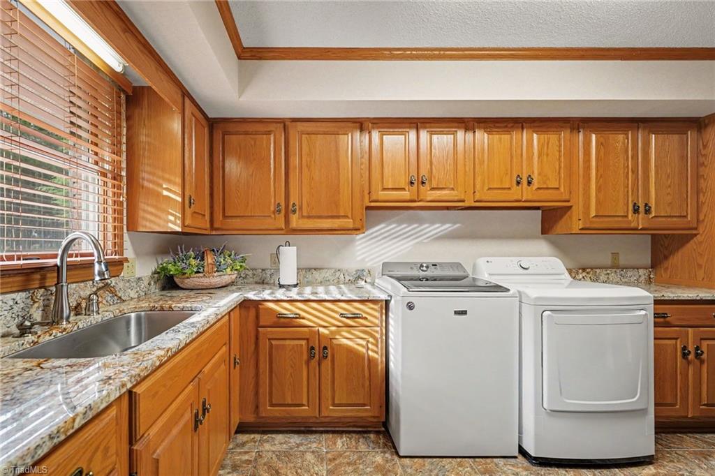 1812 Fred Hinshaw Road Property Photo 32