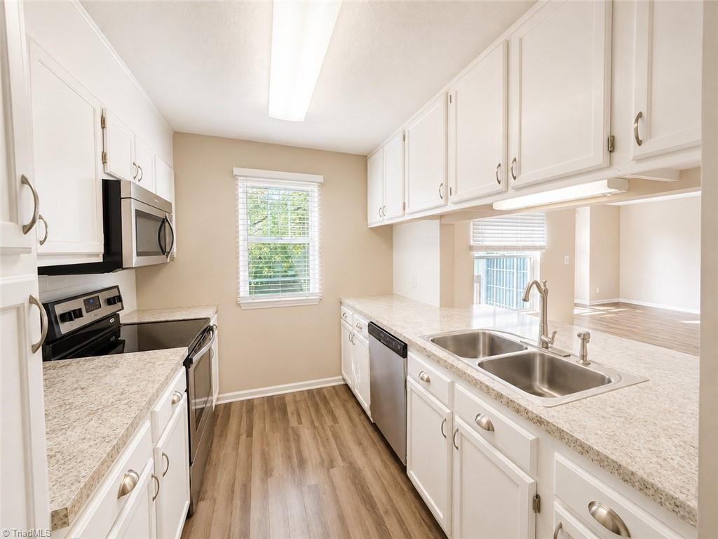 5020 Thoroughbred Lane # G Property Photo 6