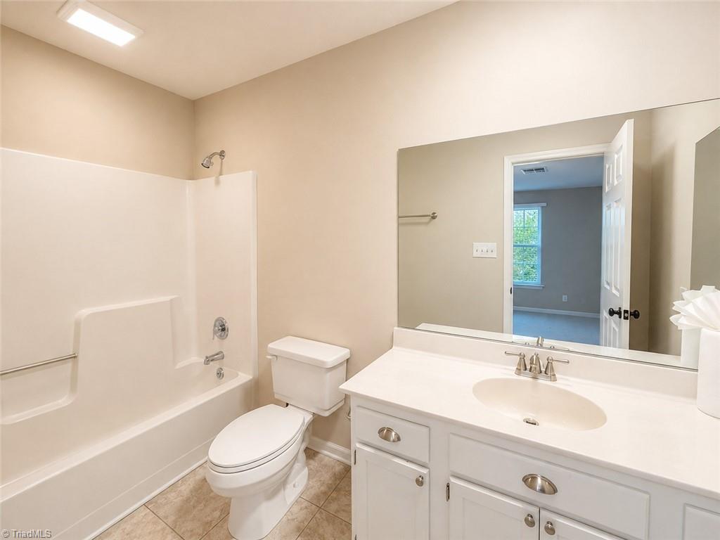 5020 Thoroughbred Lane # G Property Photo 8
