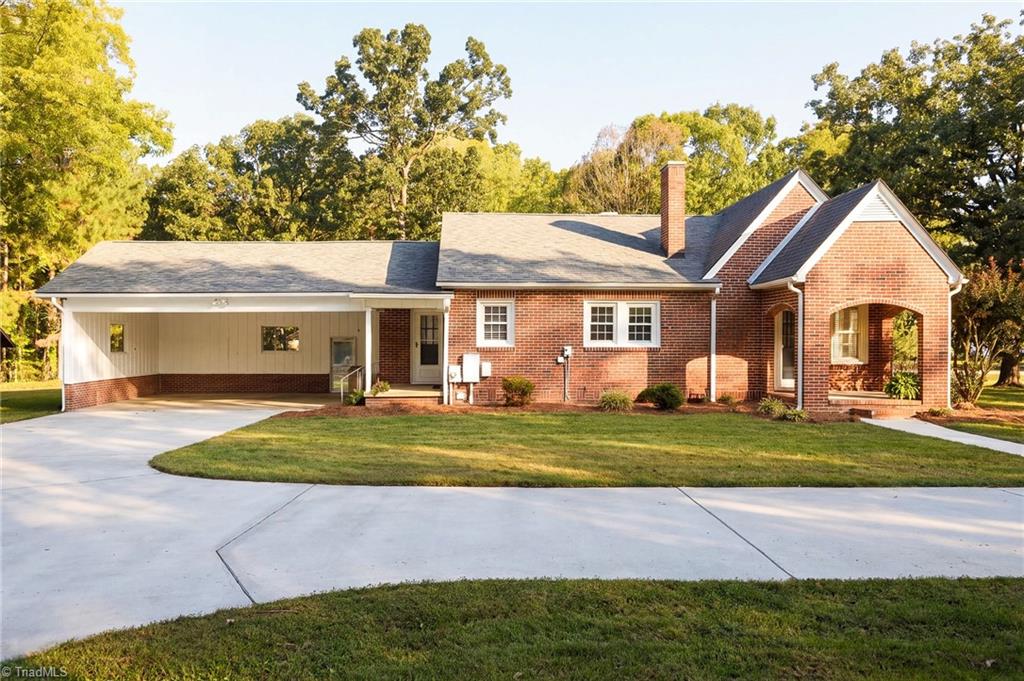 1036 Cunningham Road Property Photo 1