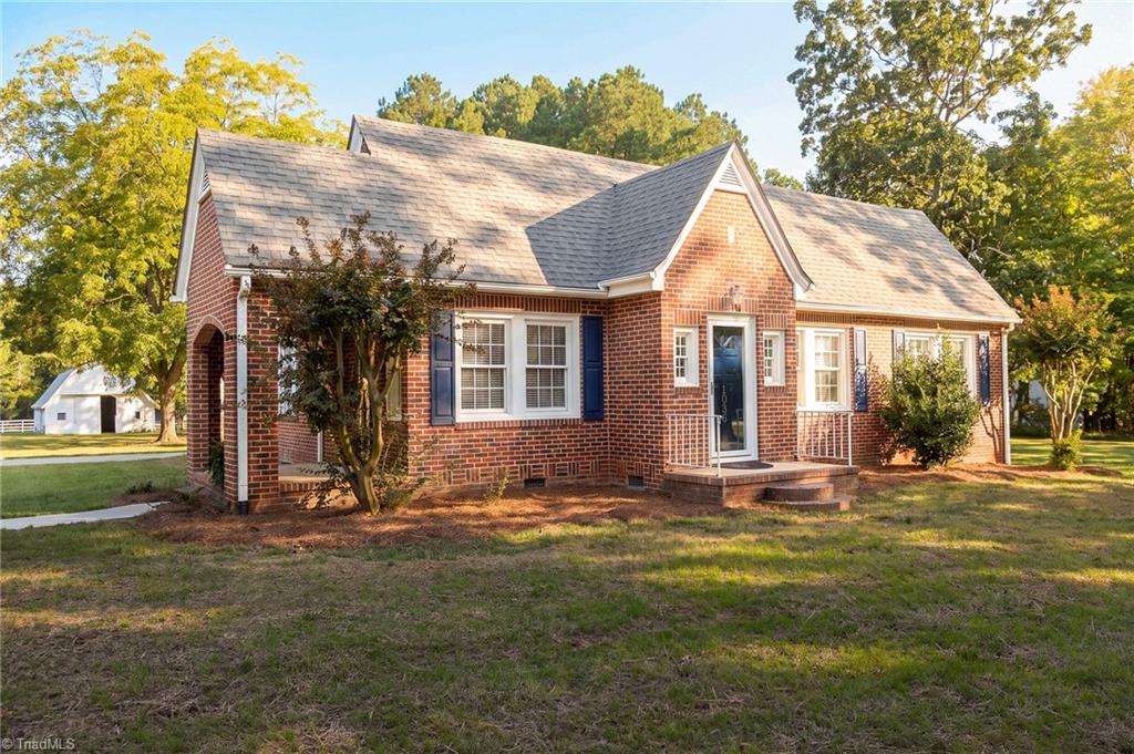 1036 Cunningham Road Property Photo 3