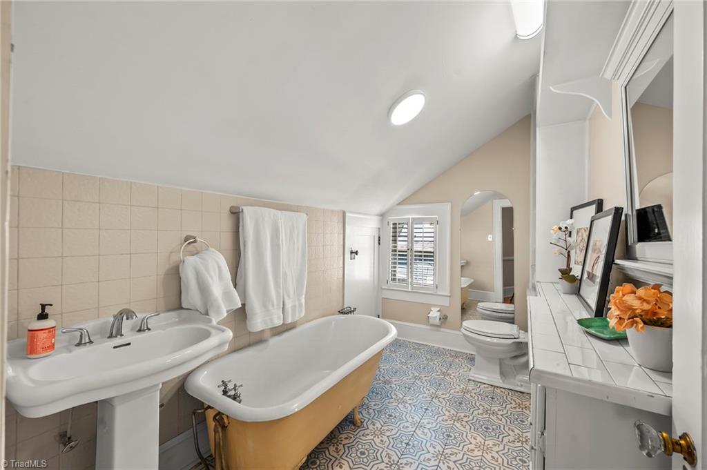 1225 W 4th Street Property Photo 30