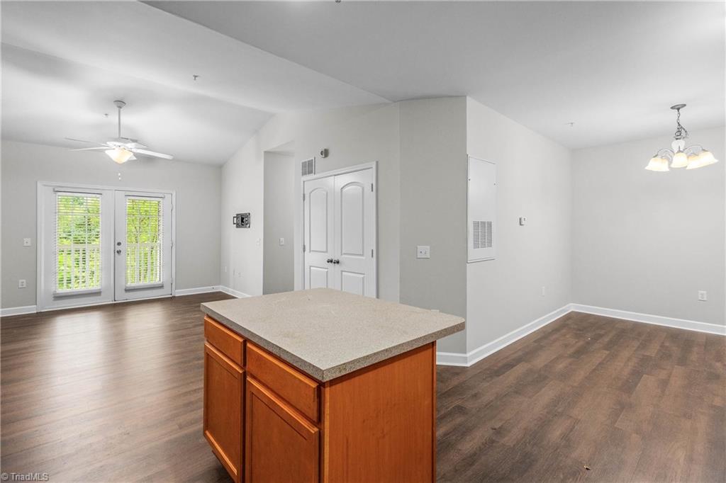 923 Windcastle Lane # 305 Property Photo 6
