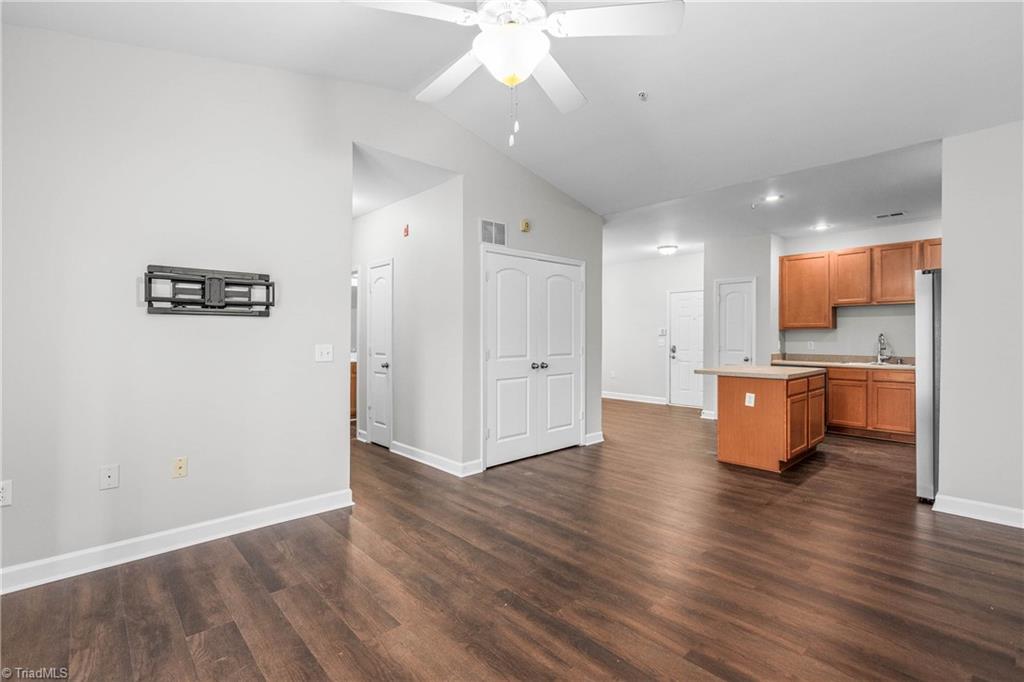 923 Windcastle Lane # 305 Property Photo 8