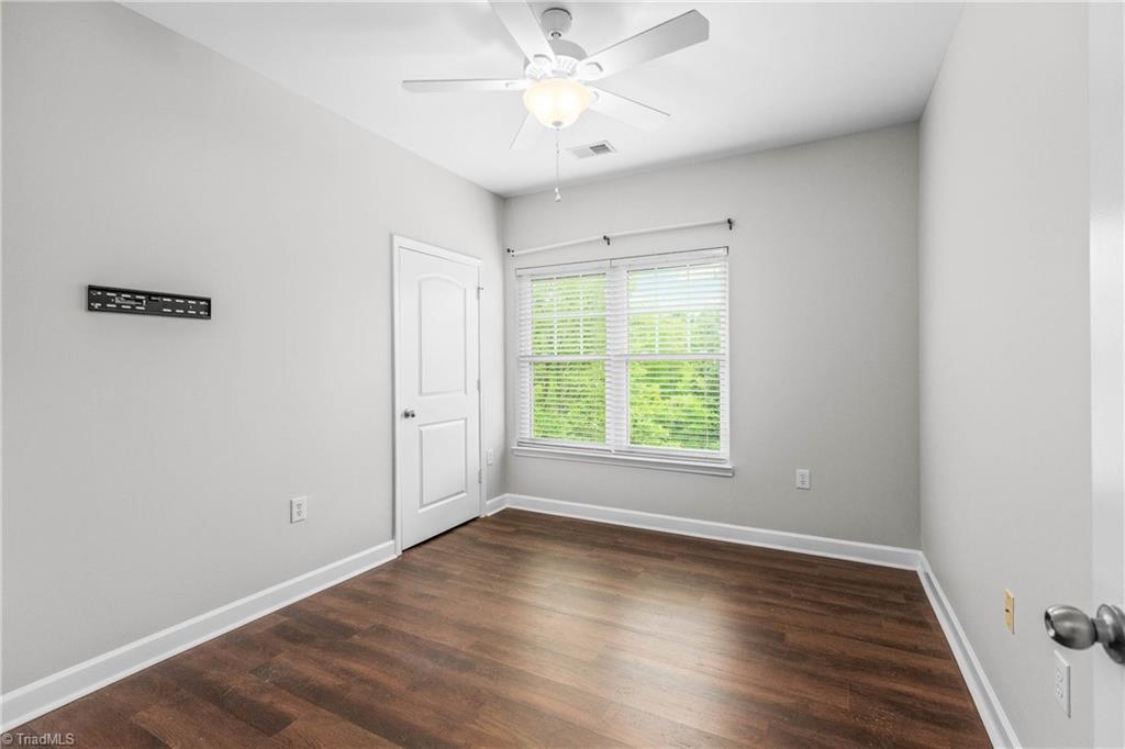 923 Windcastle Lane # 305 Property Photo 11