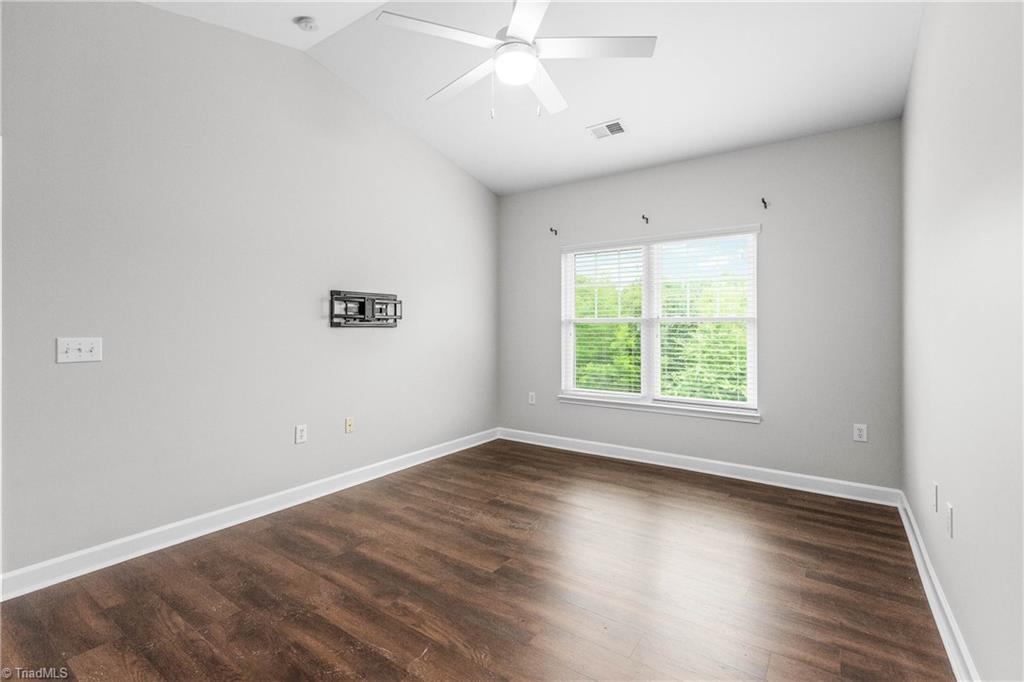 923 Windcastle Lane # 305 Property Photo 13