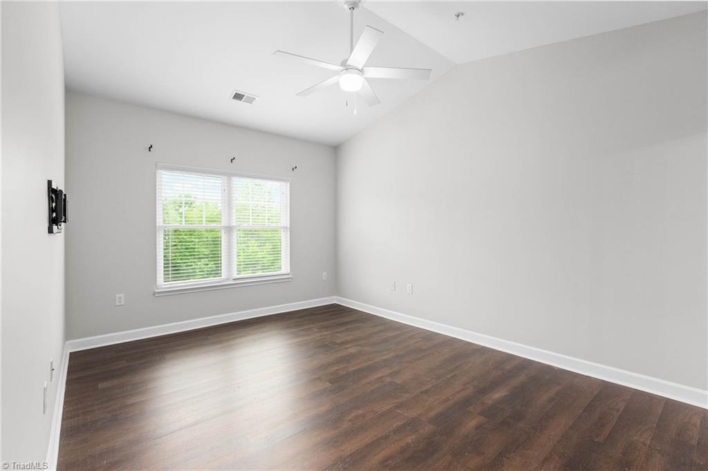 923 Windcastle Lane # 305 Property Photo 14