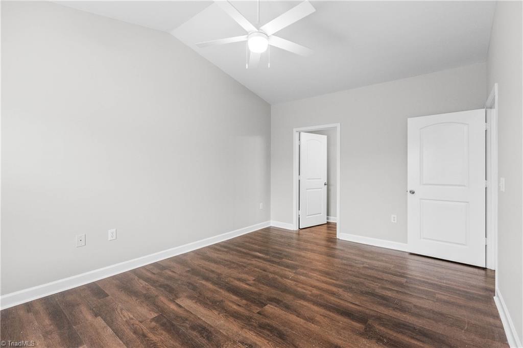 923 Windcastle Lane # 305 Property Photo 15