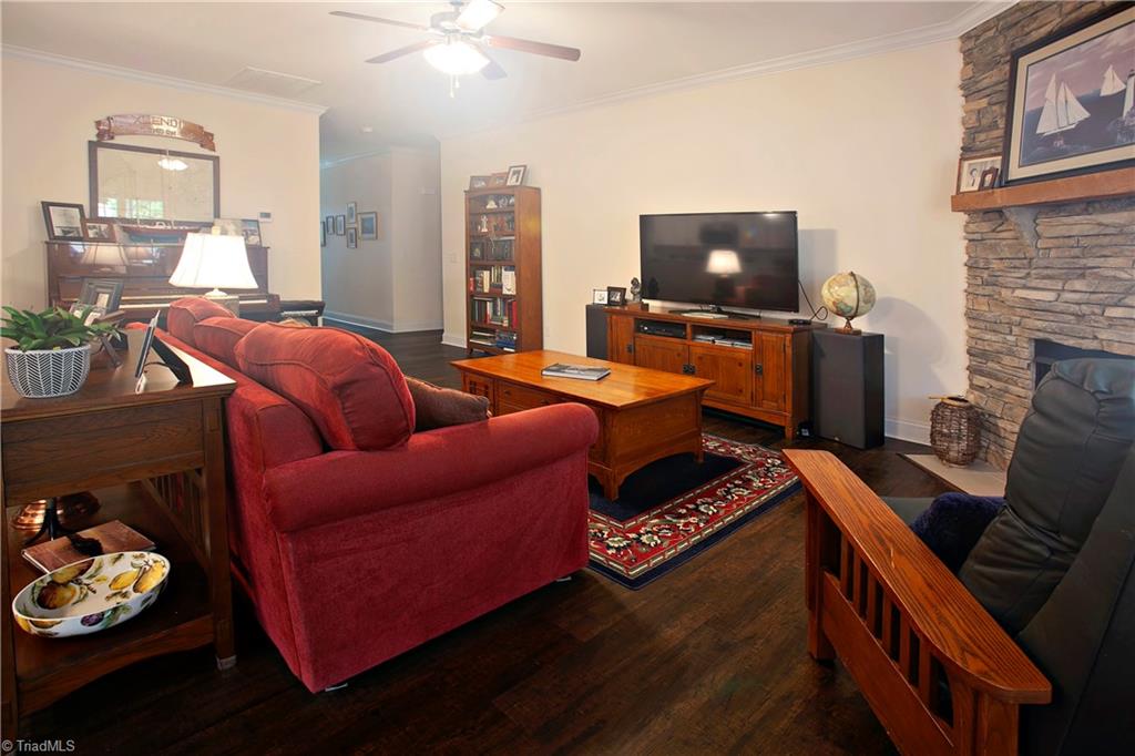 5158 Moseley Drive Property Photo 3