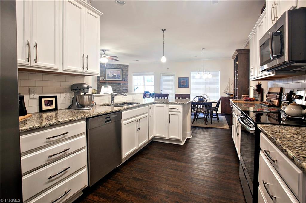 5158 Moseley Drive Property Photo 6