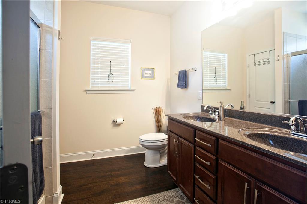 5158 Moseley Drive Property Photo 9