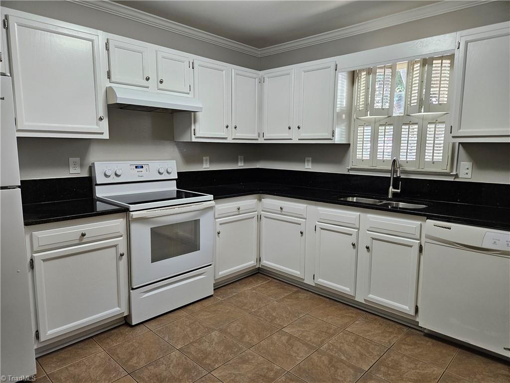 3625 Swaim Court Property Photo 5