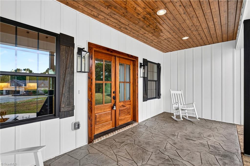 5405 Monterey Glen Court Property Photo 4