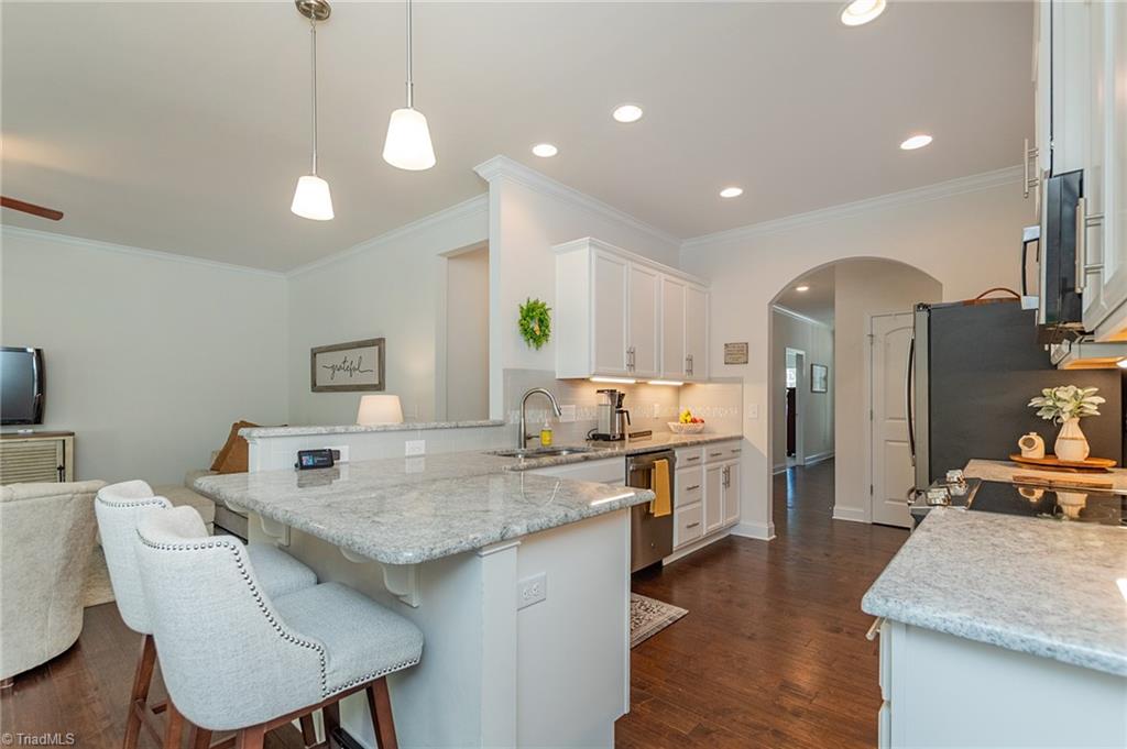 1003 Suzanne Lane Property Photo 4
