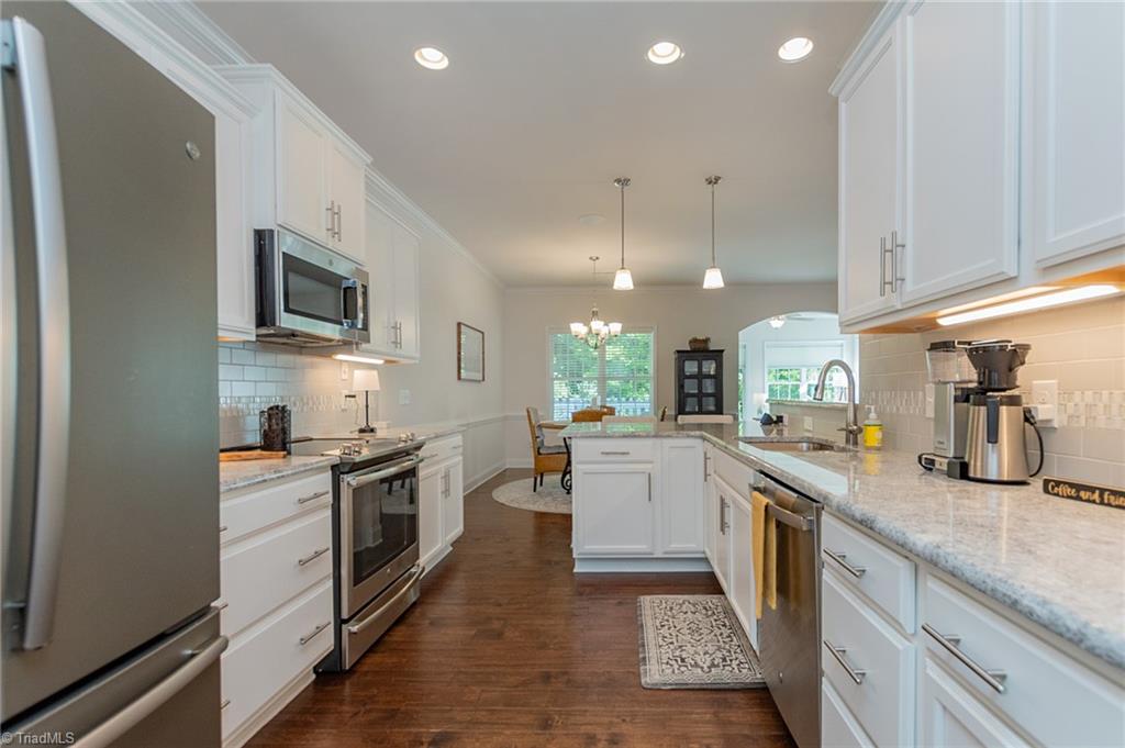 1003 Suzanne Lane Property Photo 6