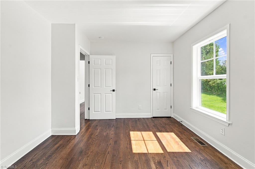 1908 Woodland Avenue Property Photo 23