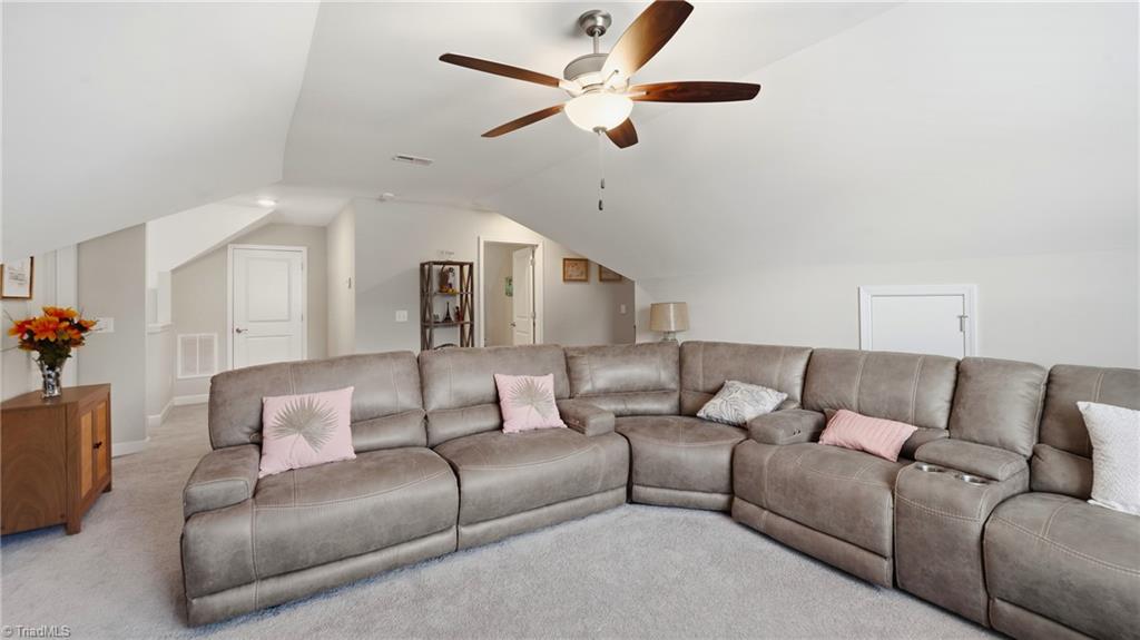 1003 Bryant Court Property Photo 17