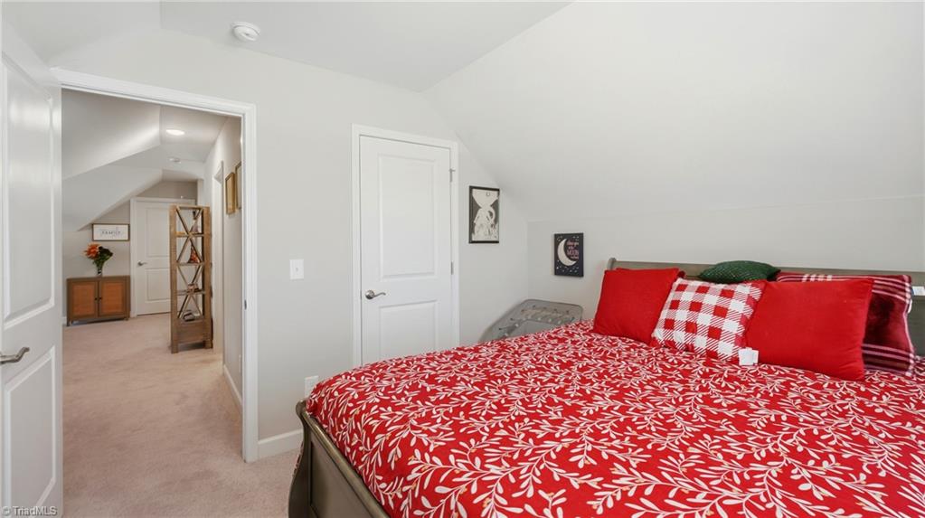 1003 Bryant Court Property Photo 22