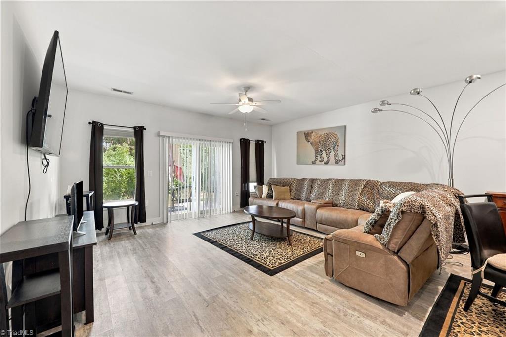 557 Isley Place Property Photo 3