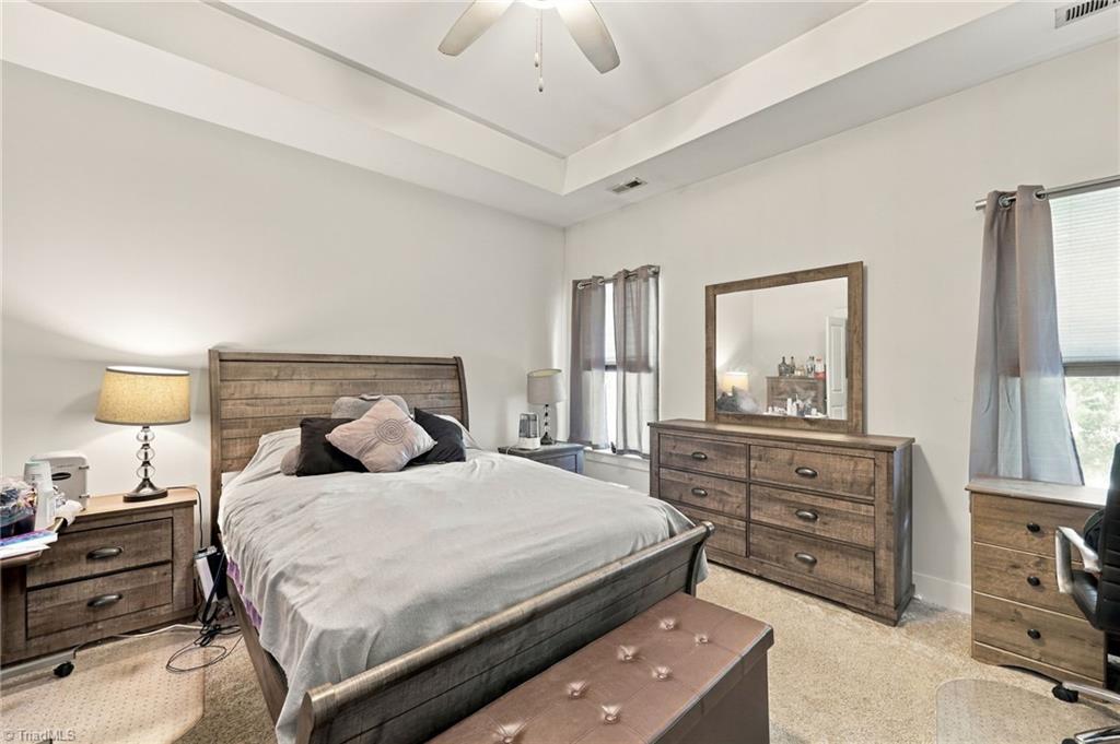 557 Isley Place Property Photo 9