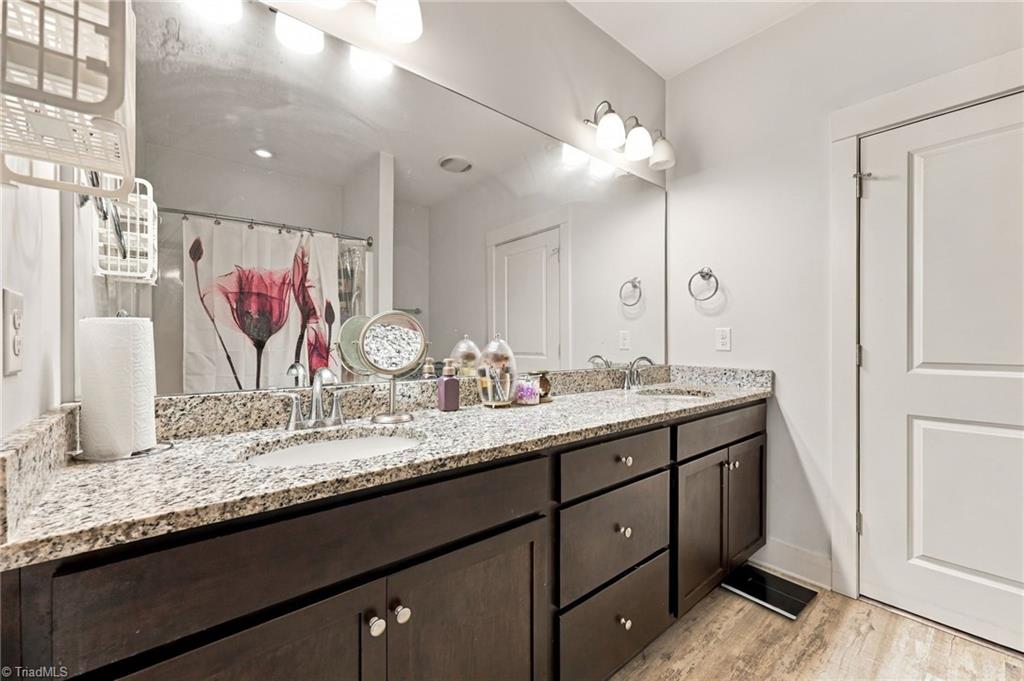 557 Isley Place Property Photo 11