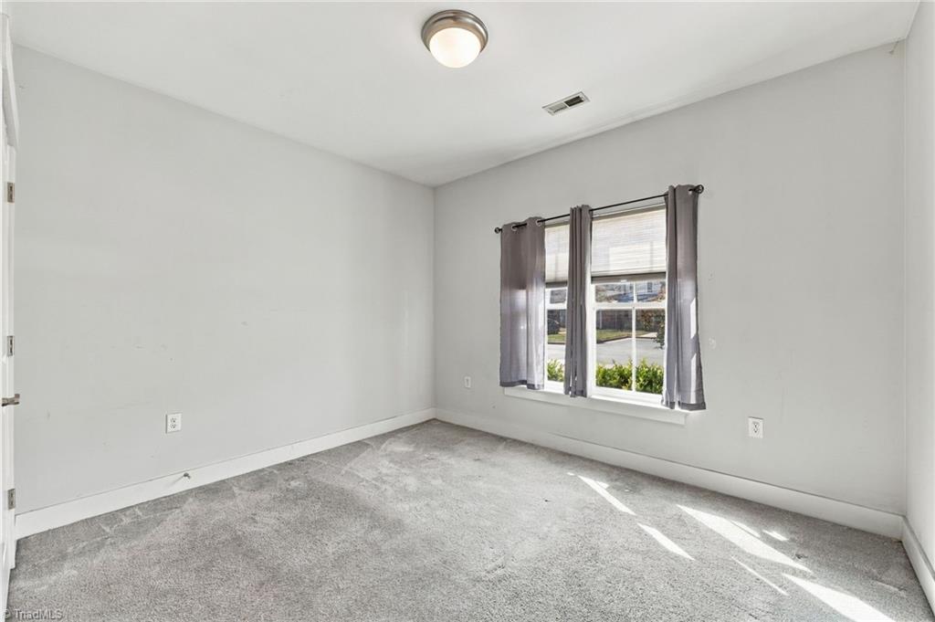 557 Isley Place Property Photo 12