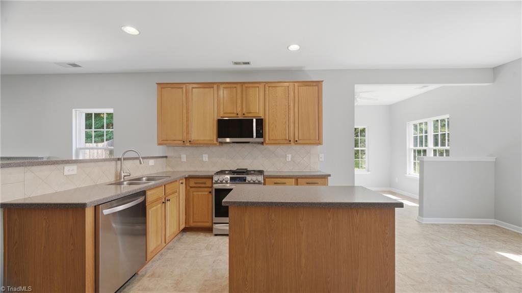 2016 Heron Pointe Drive Property Photo 13