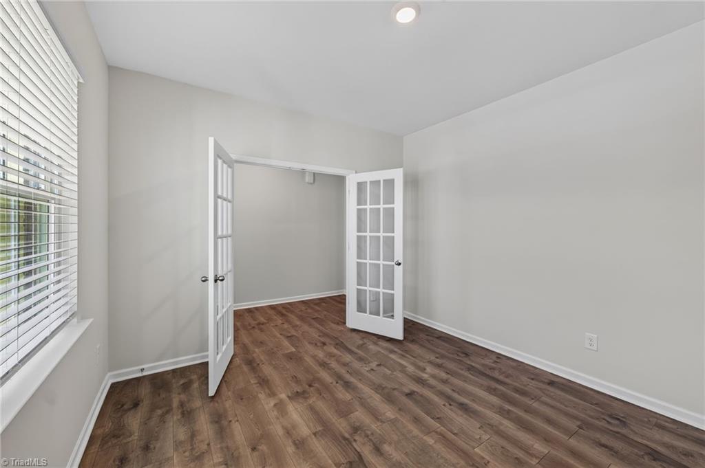 1033 Broadlands Way Property Photo 6