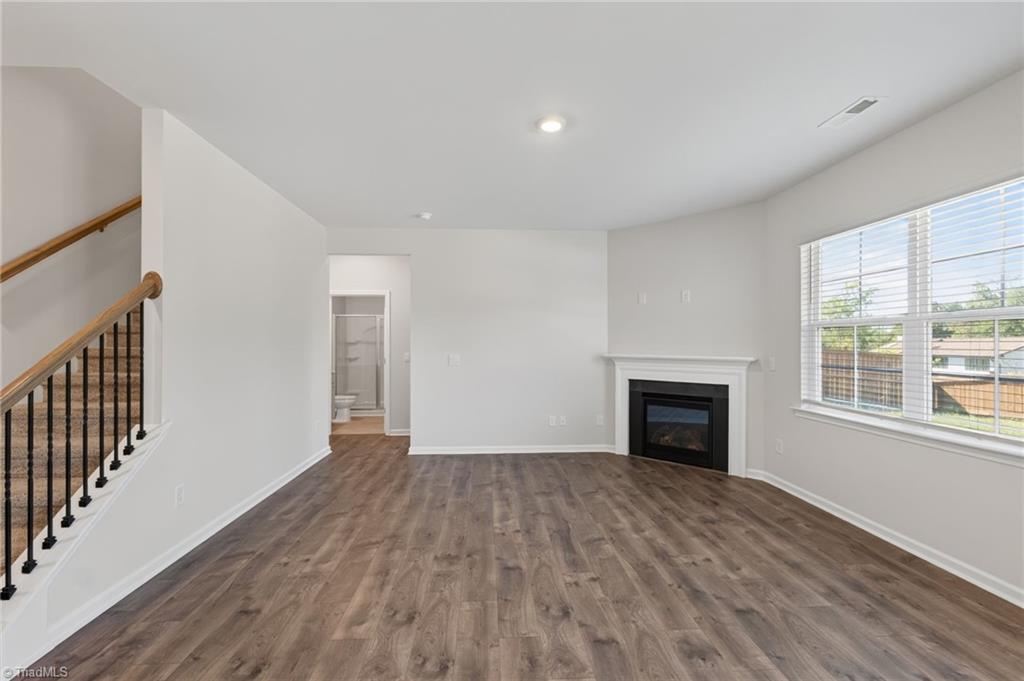 1033 Broadlands Way Property Photo 12