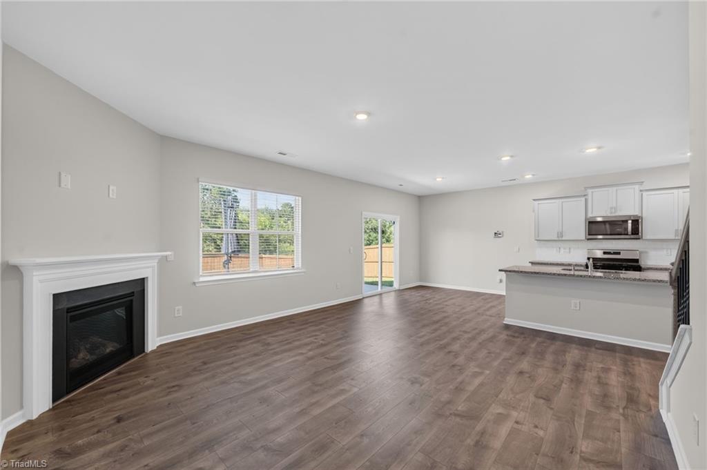 1033 Broadlands Way Property Photo 13