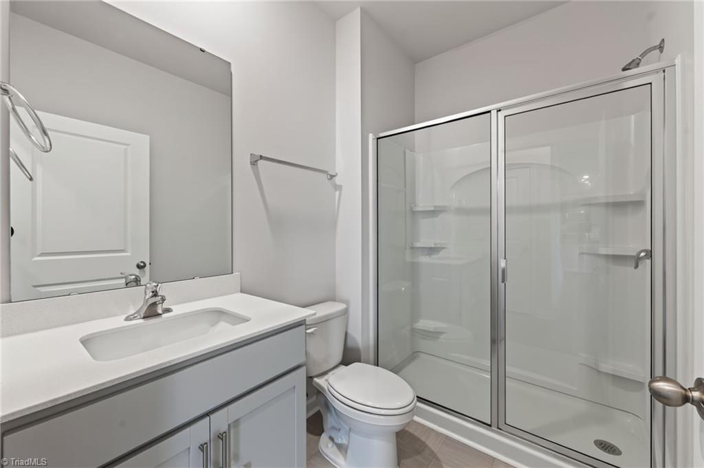 1033 Broadlands Way Property Photo 17