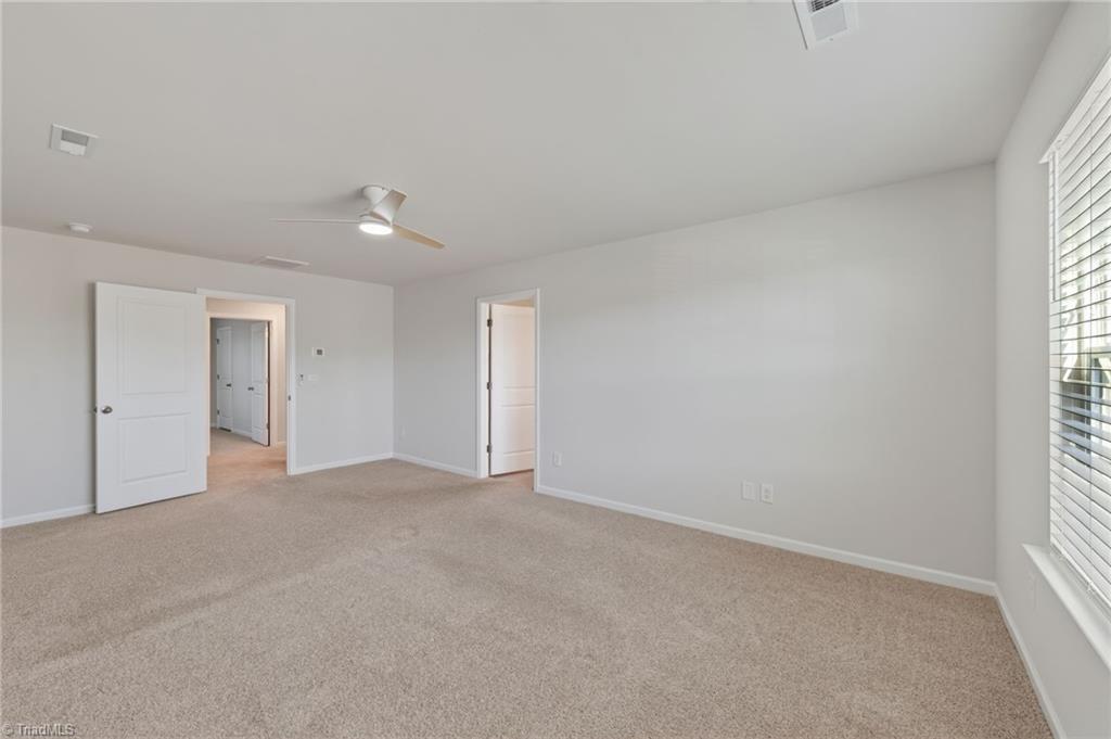 1033 Broadlands Way Property Photo 19
