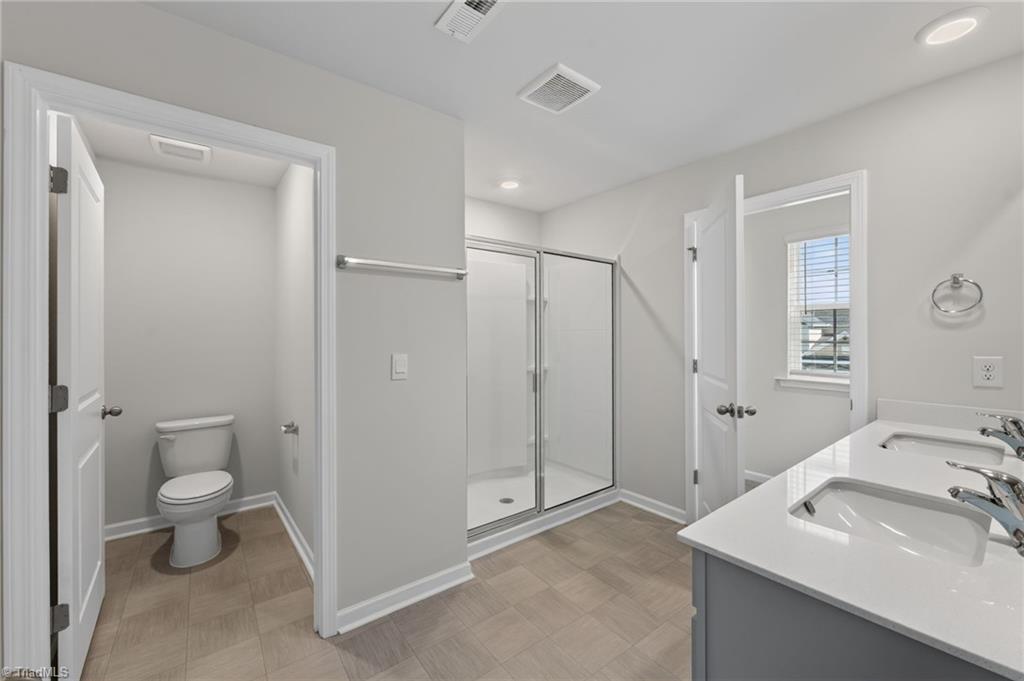 1033 Broadlands Way Property Photo 20