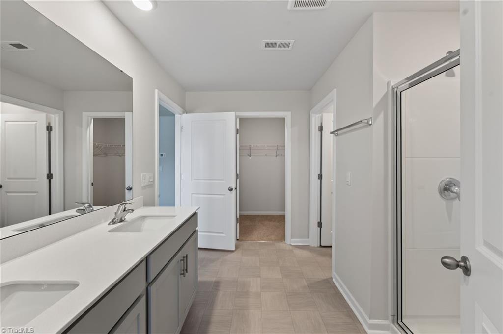 1033 Broadlands Way Property Photo 21