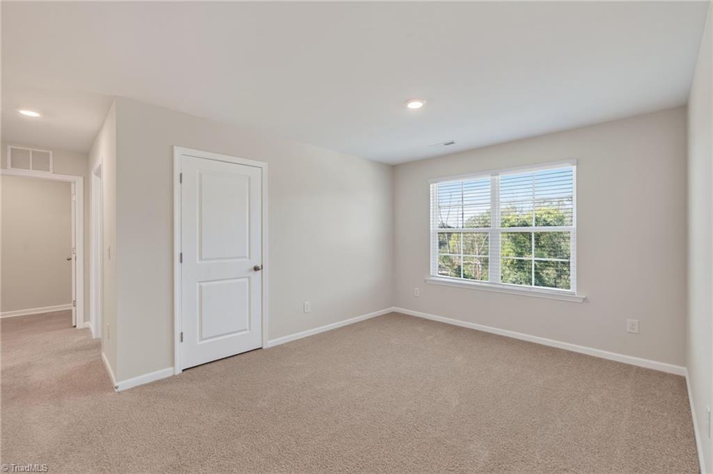 1033 Broadlands Way Property Photo 29